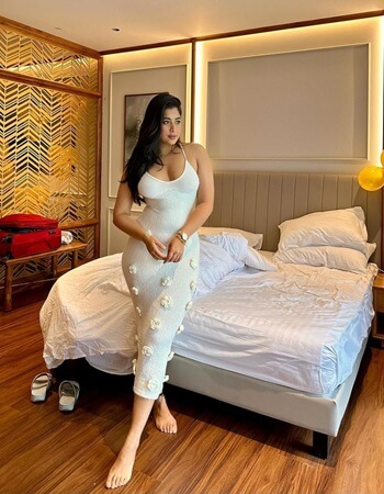 Escort service Delhi